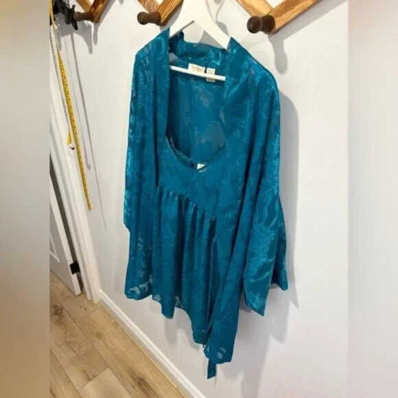 ⭐️ Vintage Victoria Secret- Robe & Cami Set - Small - Picture 4 of 11